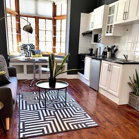 1-Bedroom Sea Point Gem - Perfect Location! Cape Town Exterior foto