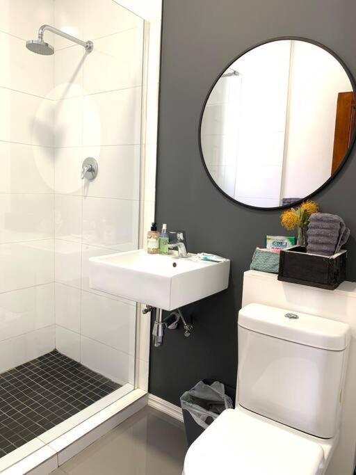 1-Bedroom Sea Point Gem - Perfect Location! Cape Town Exterior foto