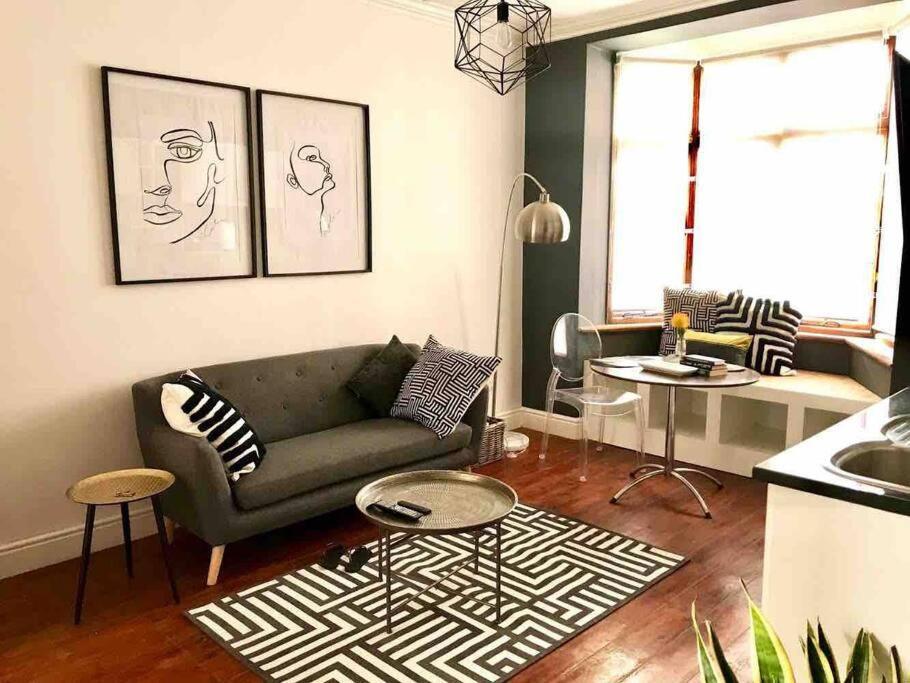 1-Bedroom Sea Point Gem - Perfect Location! Cape Town Exterior foto